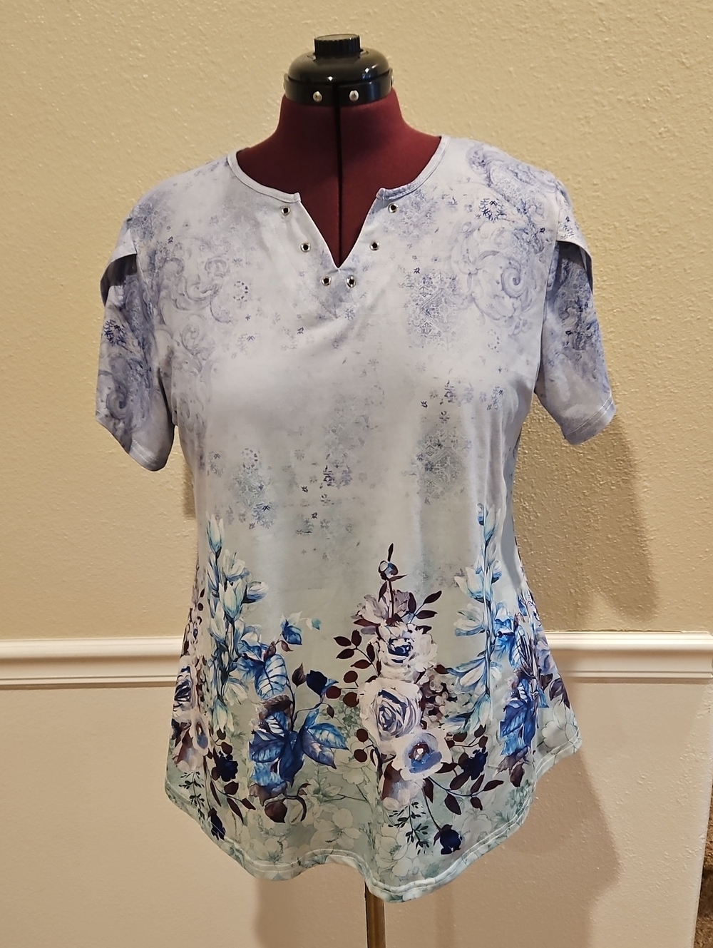 Blue Floral Short-Sleeve Women's Top